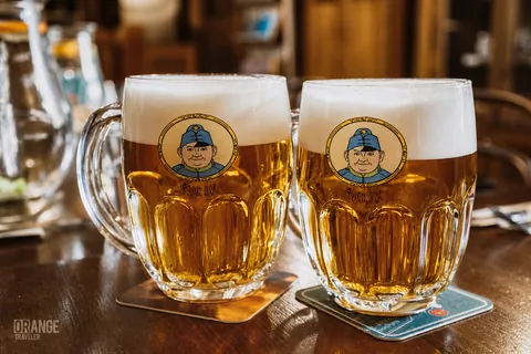 Два бокала свежего Pilsner Urquell прямо с завода